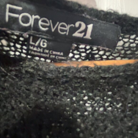 Brand New Forever 21 Black Sweater Size M/L NWT - Picture 2 of 7